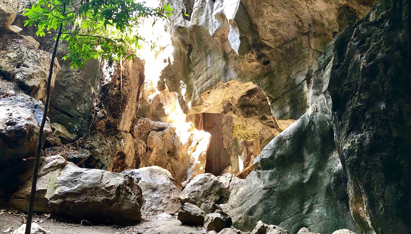Phnom Chhngok Cave Temple